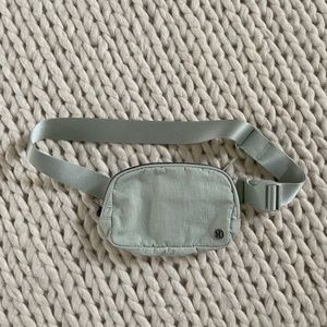 Lululemon Everywhere Belt Bag Mint
